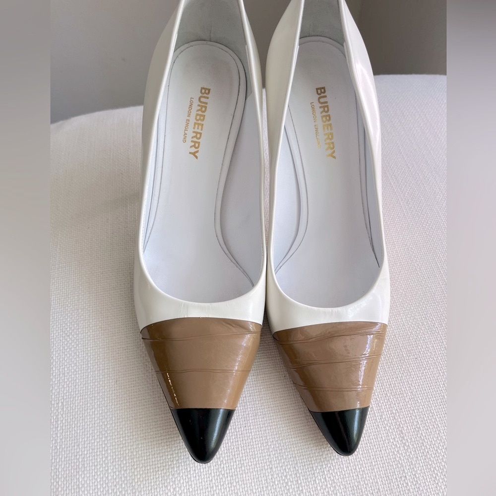 Burberry 38 White Tan and Black Pumps - Picture 4 of 6
